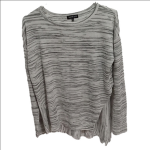 ( 278)   KNYT & LYNK, ASYMMETRICAL HEM, LONG SLEEVES,    SCOOP NECKLINE SWEATER
